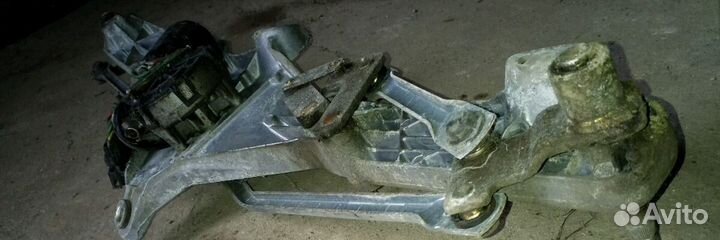 Трапеции дворников мерседес S 220 A 2208200542