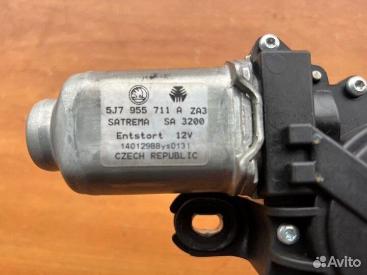 Моторчик заднего дворника Skoda Fabia сgpb 2014