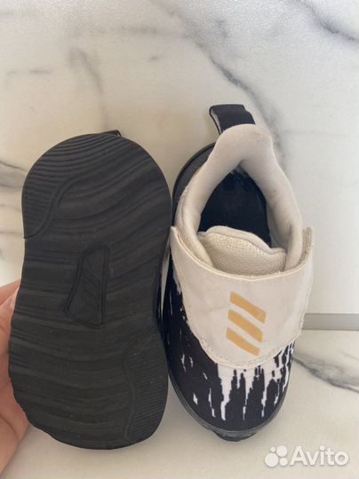 Кроссовки adidas 22