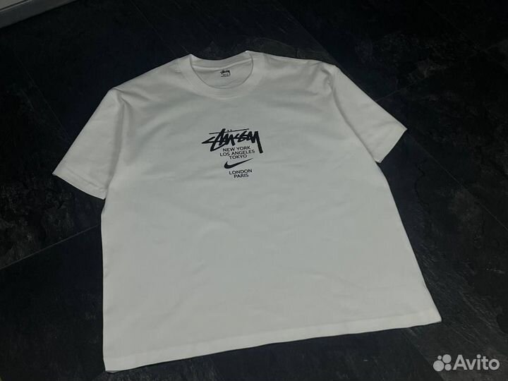 Хлопковая футболка nike stussy paris lux