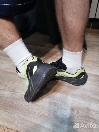 Кроссовки adidas yeezy boost 700