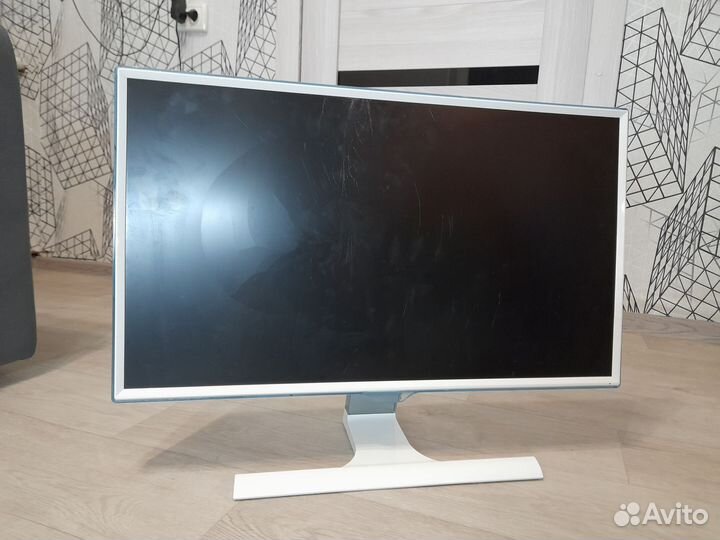 Монитор Samsung