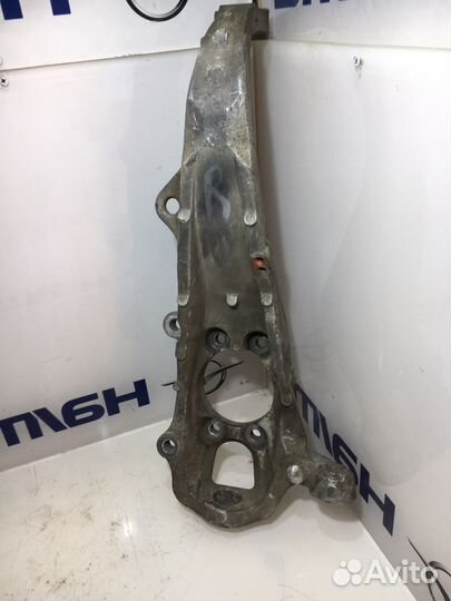 Кулак поворотный правый infiniti m35