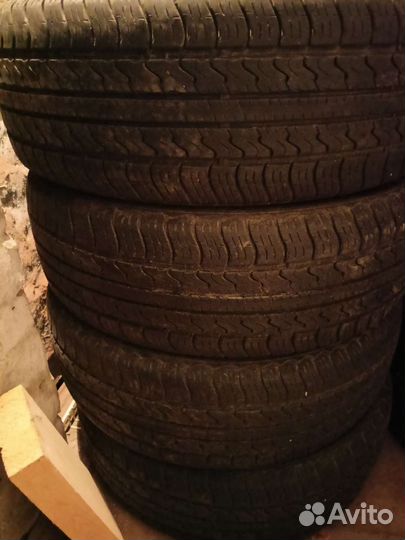 Matador MP 82 Conquerra 2 215/60 R17 96H