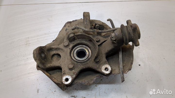 Ступица (кулак, цапфа) правая передняя Mitsubishi Pajero