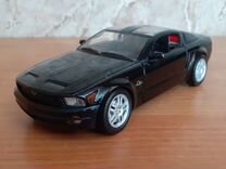 Ford Mustang GT коллекционная модель 1:24