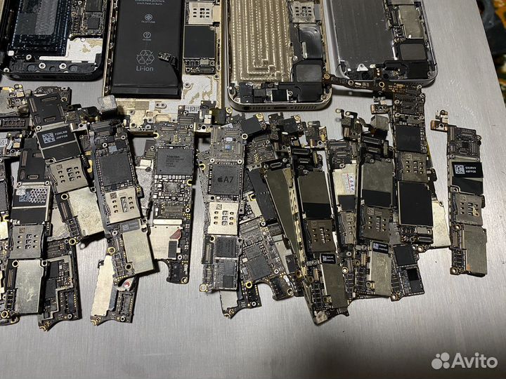 Материнские платы iPhone на запчасти