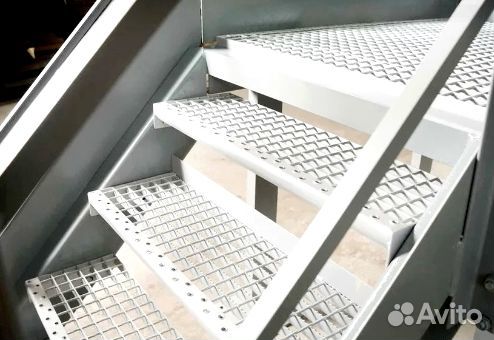 Пожарная лестница на заказ по вашим проектам