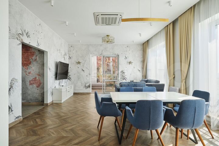 4-к. квартира, 135 м², 17/17 эт.