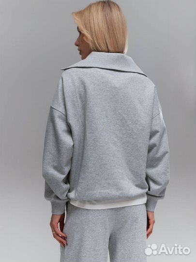 Спортивный костюм женский