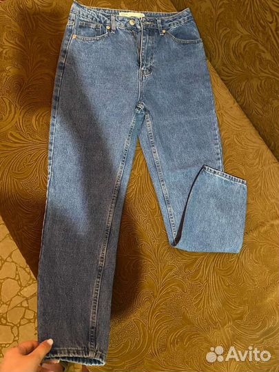 Джинсы мом
