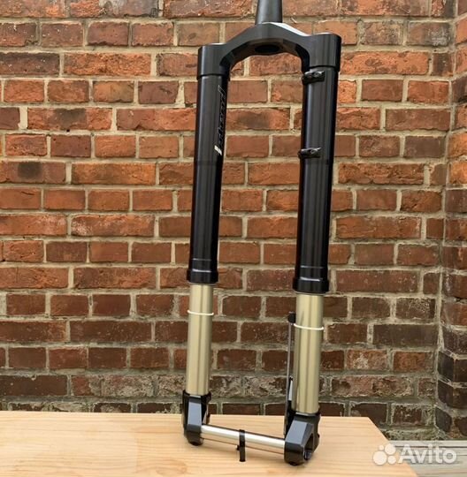 Вилка Intend Flash 571.5 мм 160мм 15х110