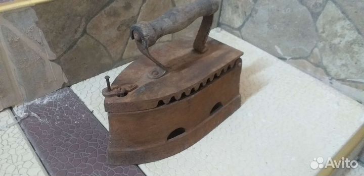 Утюг старинный