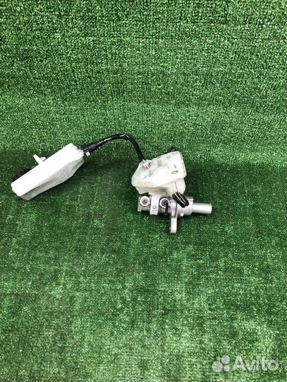 Главный тормозной цилиндр Peugeot 308