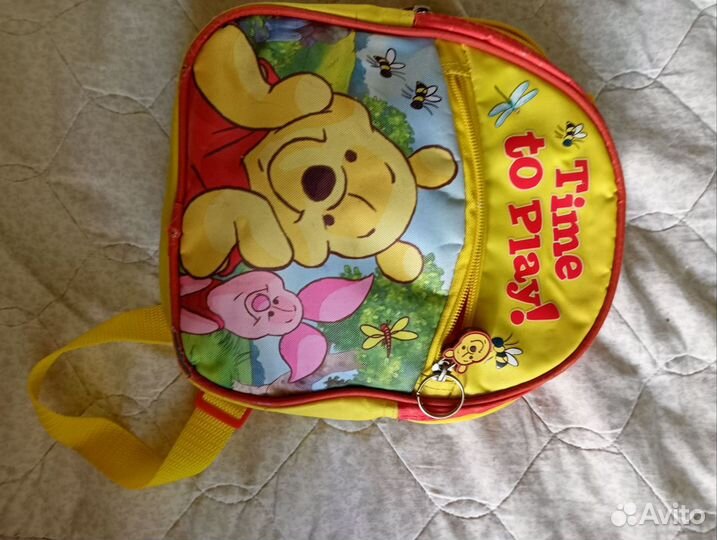 Книжки для малышей и рюкзачок с игрушками