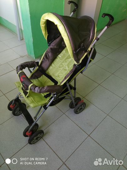 Продам детскую коляску трость