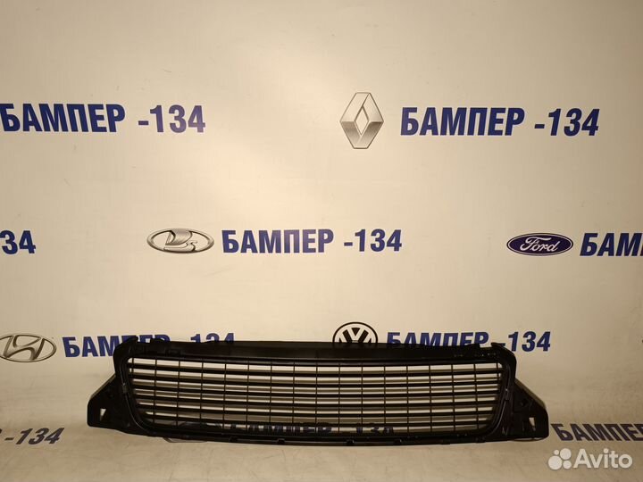 Решетка в бампер Рено Дастер