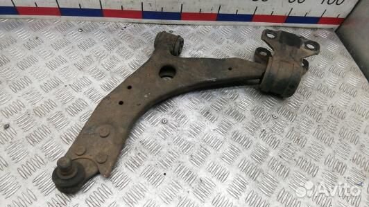 Рычаг передний нижний левый ford focus 3 (PEA28LN0