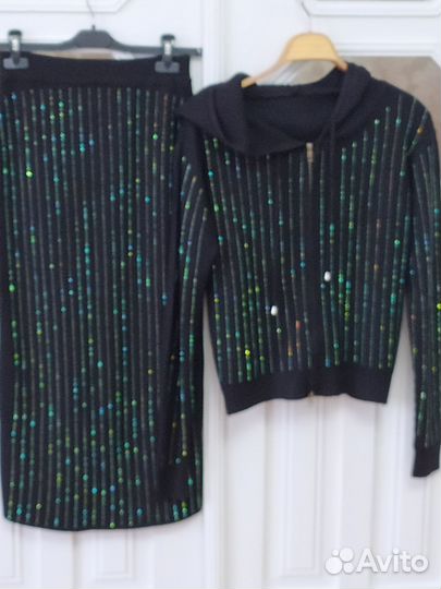 Вязанный костюм женский