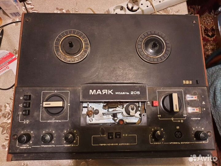 Катушечный магнитофон маяк 205