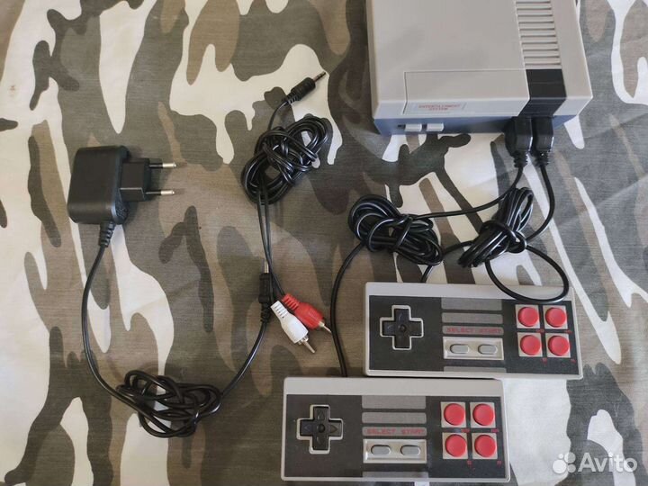 Игровая приставка 8 бит