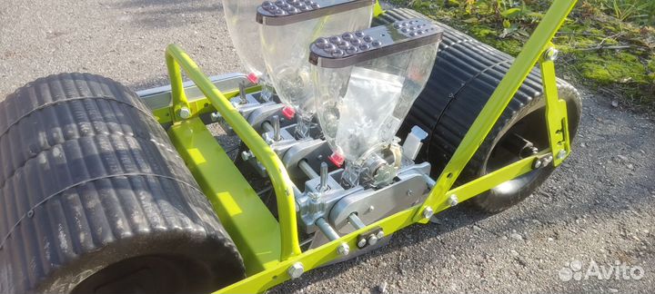 Сеялка для овощей 3-х рядная для мелких семян