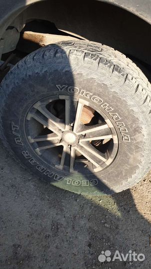 Yokohama Geolandar A/T G015 285/70 R17