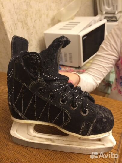 Коньки хоккейные