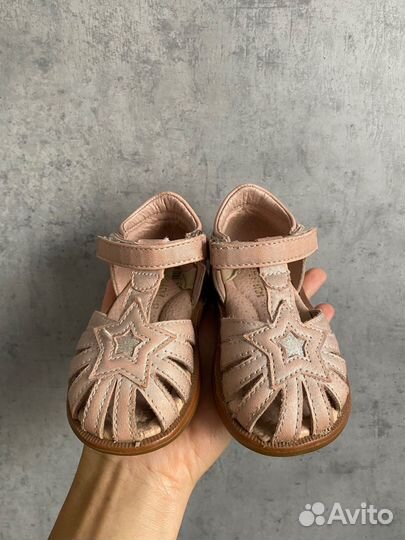 Босоножки для девочки