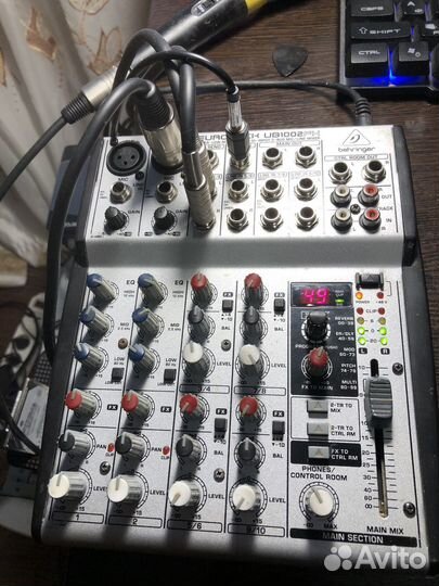 Микшерный пульт behringer 1002FX