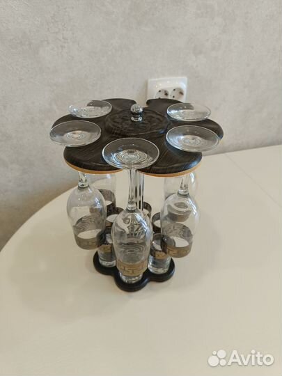 Набор бокалов и рюмок