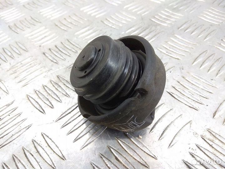 Пробка расширительного бачка Volkswagen Golf 1990