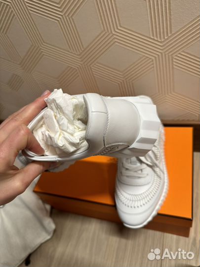 Женские кроссовки hermes