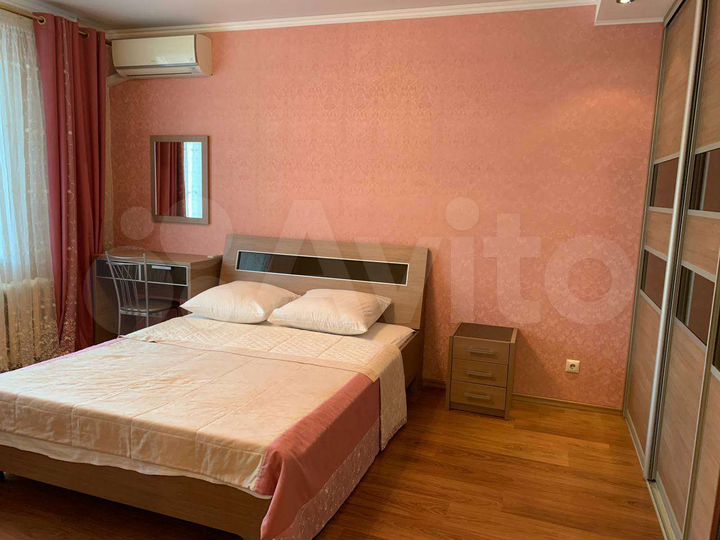 2-к. квартира, 65 м², 3/10 эт.