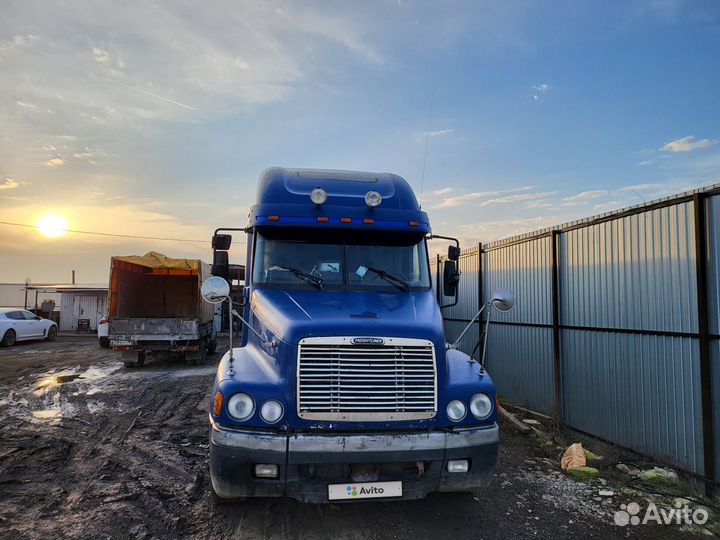 Freightliner Century с полуприцепом, 1999