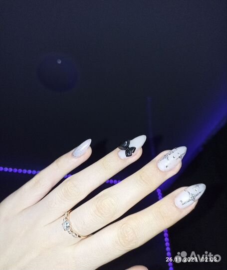 Модель на маникюр