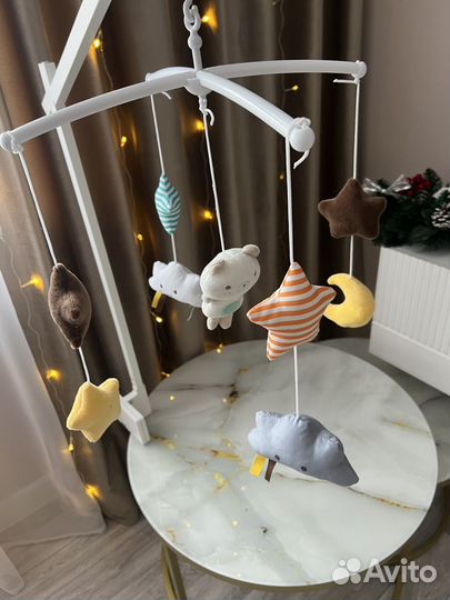 Мобиль на кроватку и кронштейн