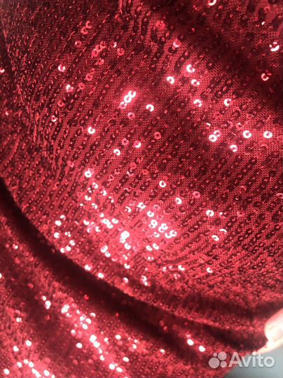 Платье с поетками