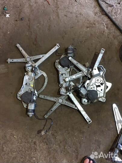 Стеклоподъемник bmw 5 e34