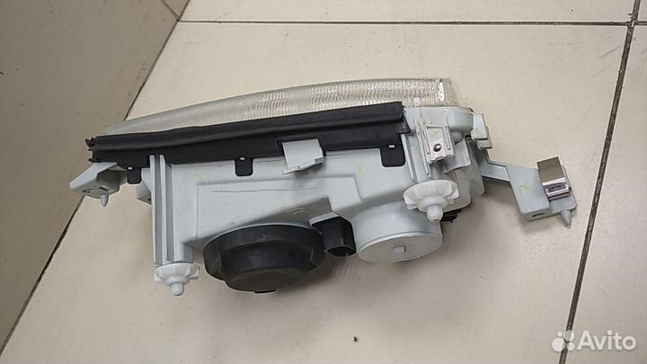 Фара правая Skoda Octavia