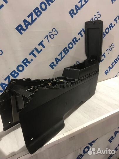Центральная консоль с подлокотником mazda CX-7 2.3