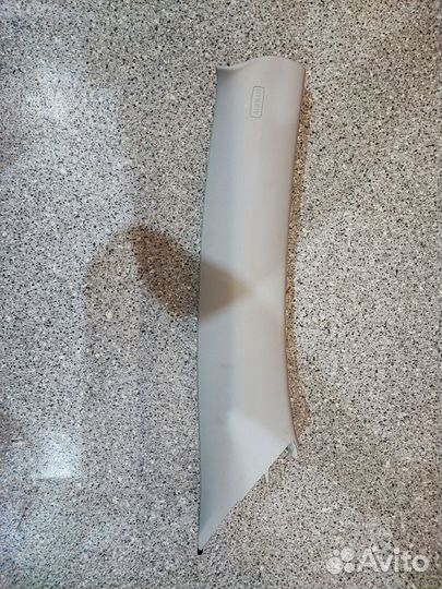 Обшивка передней стойки Volkswagen Tiguan 5N1