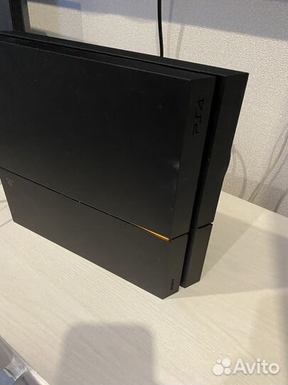 Sony PS4 + 2 геймпада и зарядка на них
