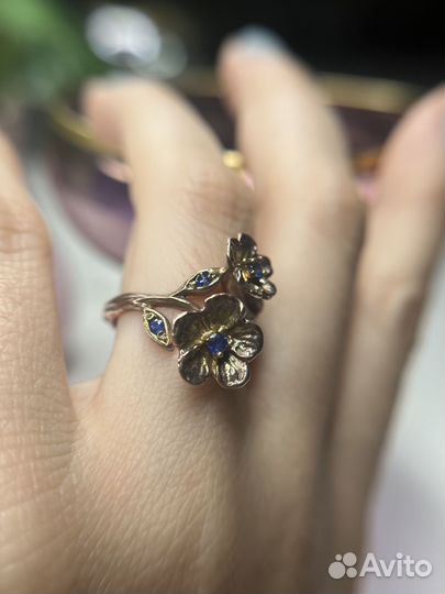 Кольцо серебряное с сапфирами