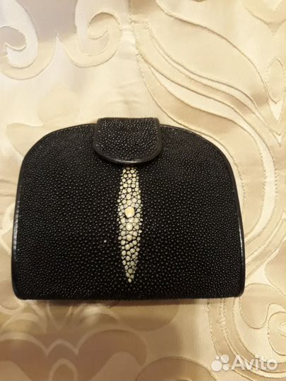 Продам кошелек кожаный