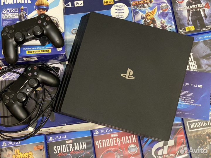 Sony PlayStation 4 Pro CUH-7208B + диски с играми