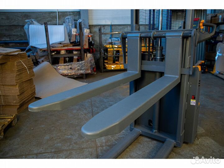 Штабелёр самоходный xilin