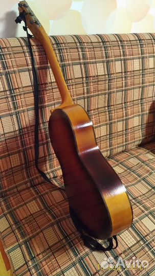 Гитара шестиструнная