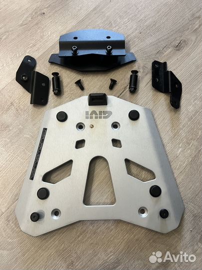 Givi SRA5113 – крепеж центрального кофра monokey