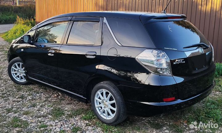 Honda Fit Shuttle, 2012